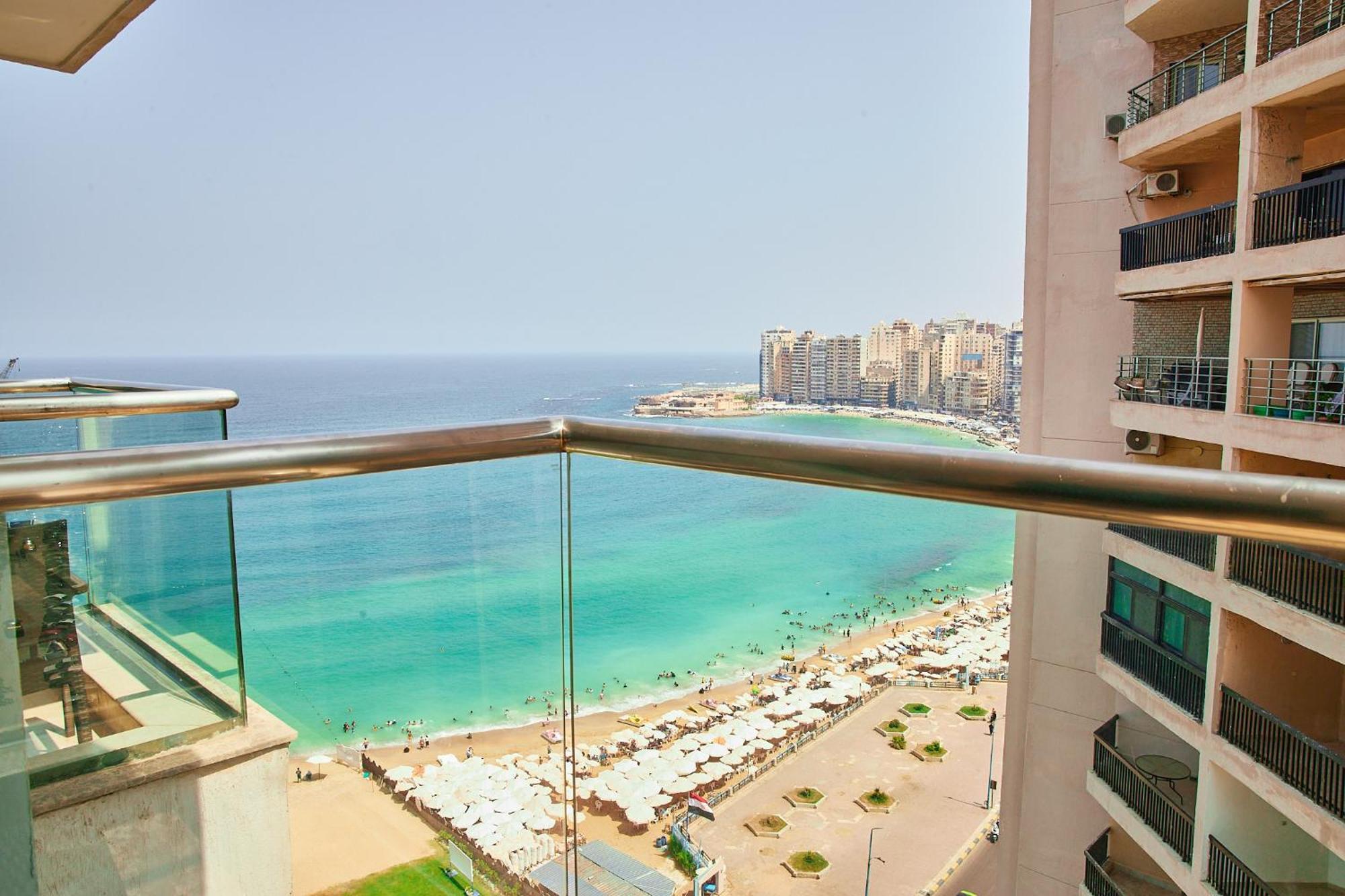 Hilton Alexandria Corniche Hotel Exterior foto